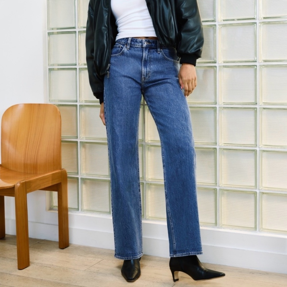 Abercrombie & Fitch Curve Love 90s Relaxed Fit Jeans